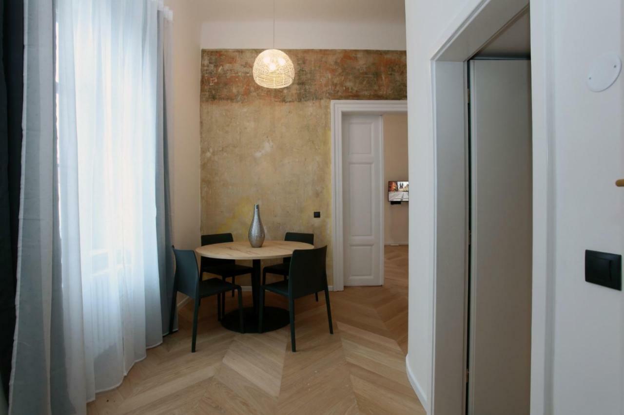The Apartment House - Mezibranska プラハ エクステリア 写真